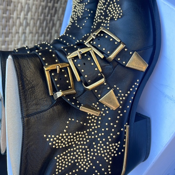 Chloe short boots in black gold - Picture 6 of 9